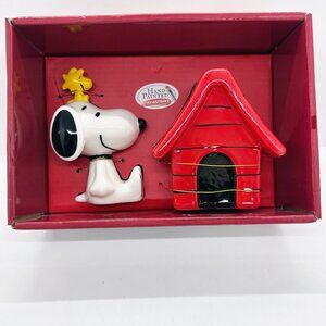 Snoopy and Woodstock Dog house salt and pepper shakers, New in Box